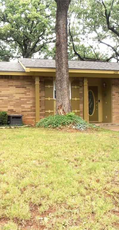 2911 Norwood Lane, Arlington TX 76013 - Photo 3