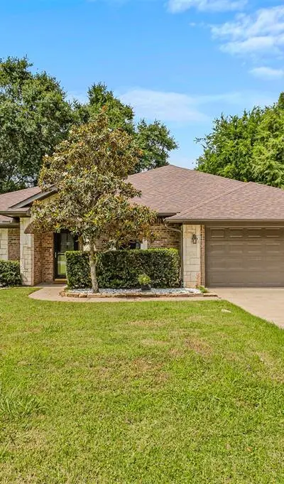 129 Donna Drive, Gun Barrel City TX 75156 - Photo 2