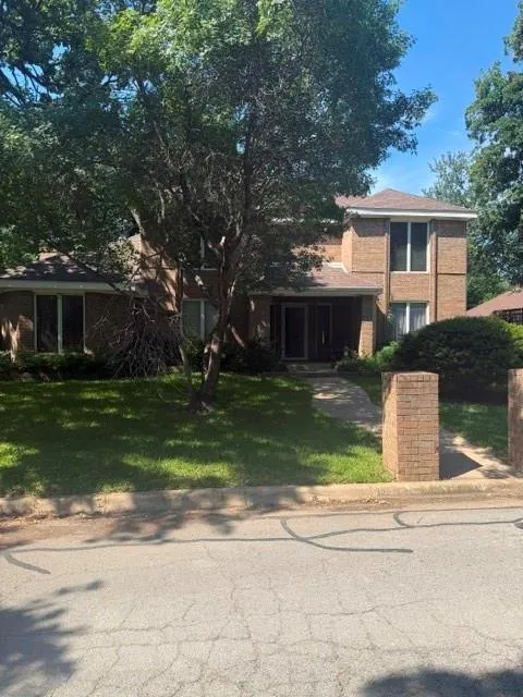 2006 Mill Run Drive, Arlington TX 76006
