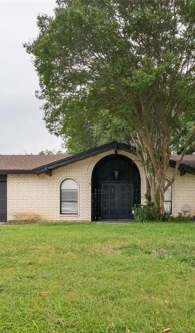 2105 Cottie Lane, Arlington TX 76010