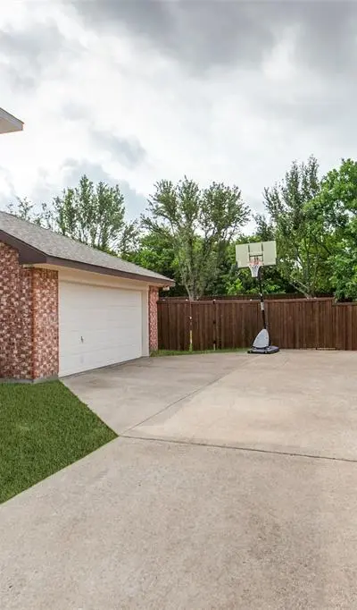 304 Elizabeth Trail, Murphy TX 75094 - Photo 3