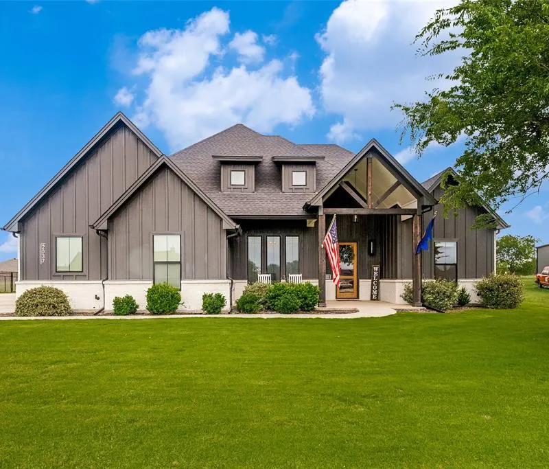 2037 Sunset Ridge Drive, Weatherford TX 76087