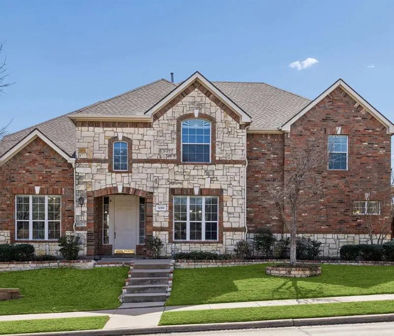 1200 Cedar Valley Drive, Irving TX 75063