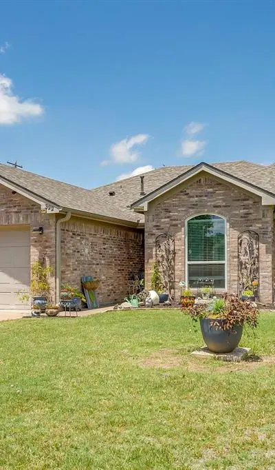 322 Dalhart Drive, Weatherford TX 76086 - Photo 2