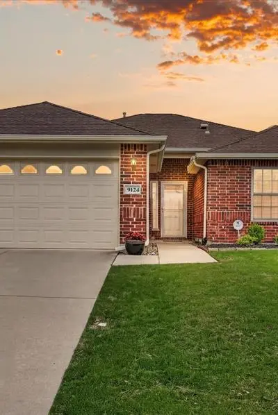 9124 Starwood Lane, Denton TX 76207 - Photo 3