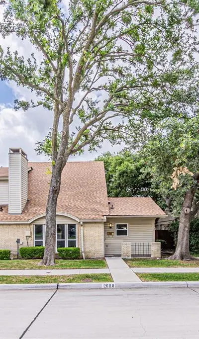 2008 Clubridge Drive, Carrollton TX 75006 - Photo 3