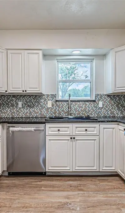 2008 Clubridge Drive, Carrollton TX 75006 - Photo 4