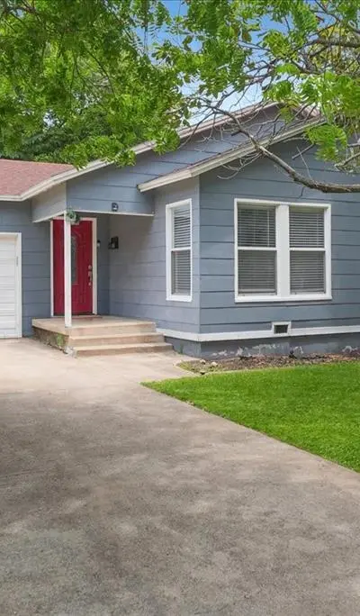 4006 Curzon Avenue, Fort Worth TX 76107