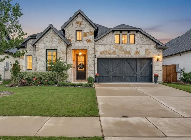 1806 Hidden Water Trail, Midlothian TX 76065