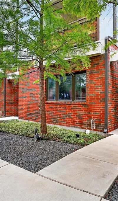 321 College Avenue, Fort Worth TX 76104 - Photo 2