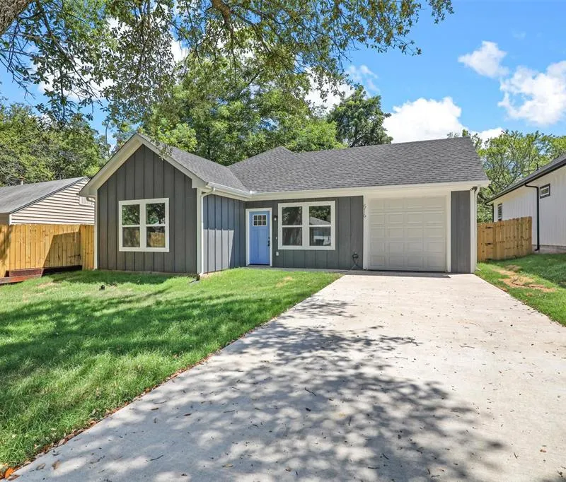 516 E Heron Street, Denison TX 75021