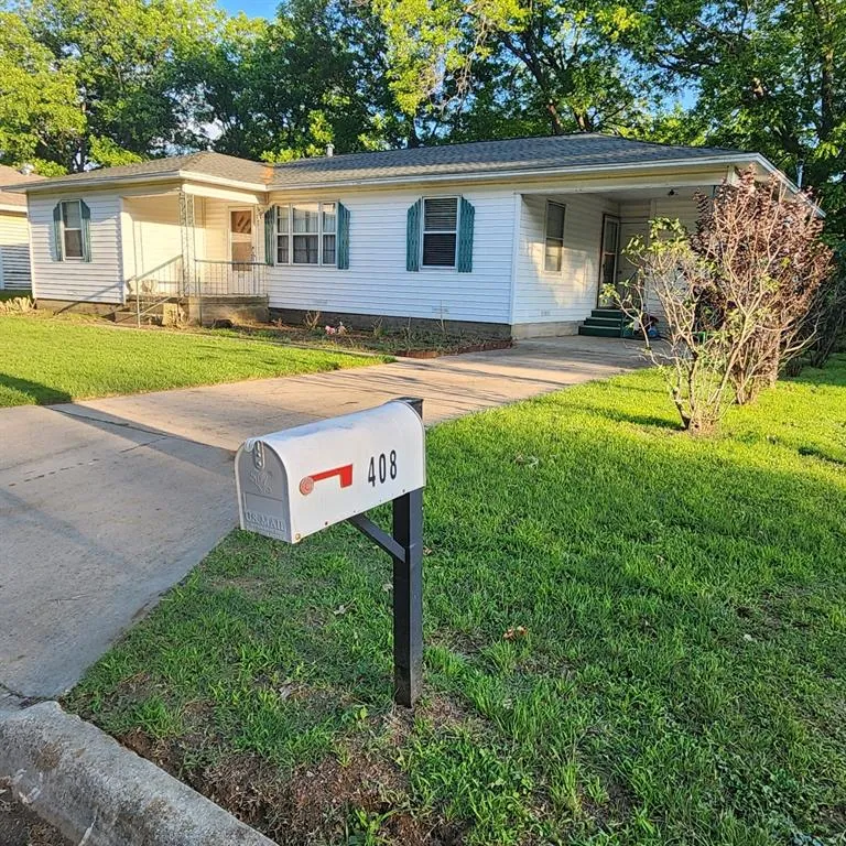 408 Buchanan Street, Whitesboro TX 76273