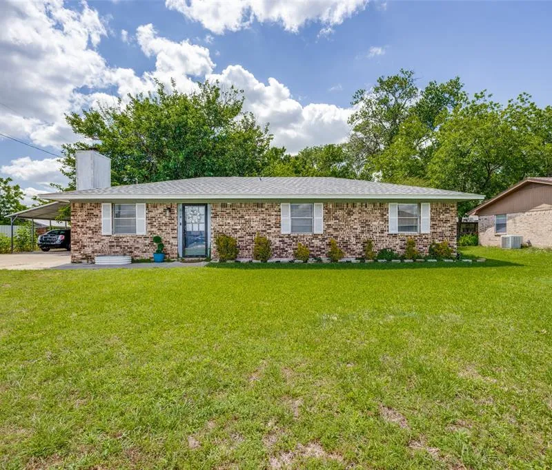 614 Elder Street, Collinsville TX 76233