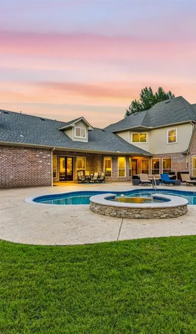 5607 Willow Wood Lane, Dallas TX 75252 - Photo 2