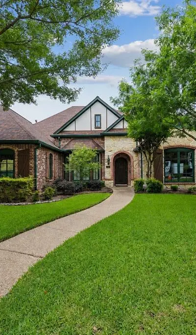 2106 Castle View Road, Mansfield TX 76063