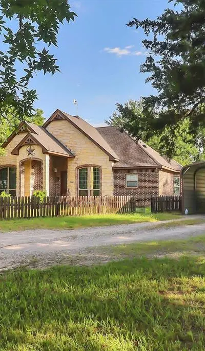 1468 County Road 4015, Savoy TX 75479 - Photo 2