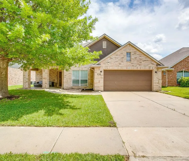 732 Evergreen Court, Burleson TX 76028