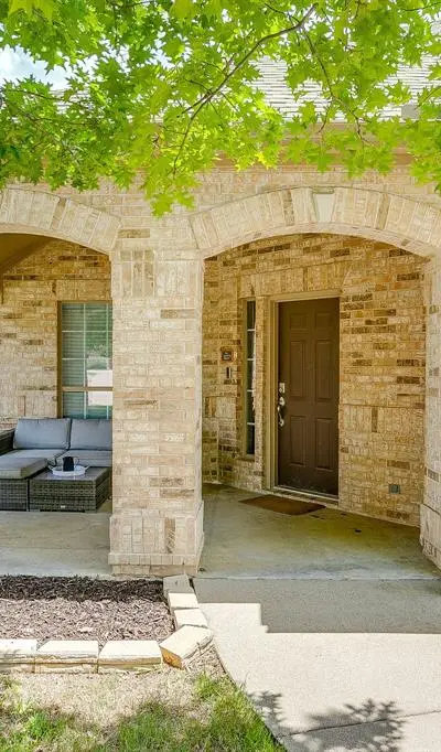 732 Evergreen Court, Burleson TX 76028 - Photo 4