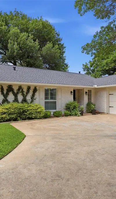 3816 Arborlawn Drive, Fort Worth TX 76109 - Photo 3