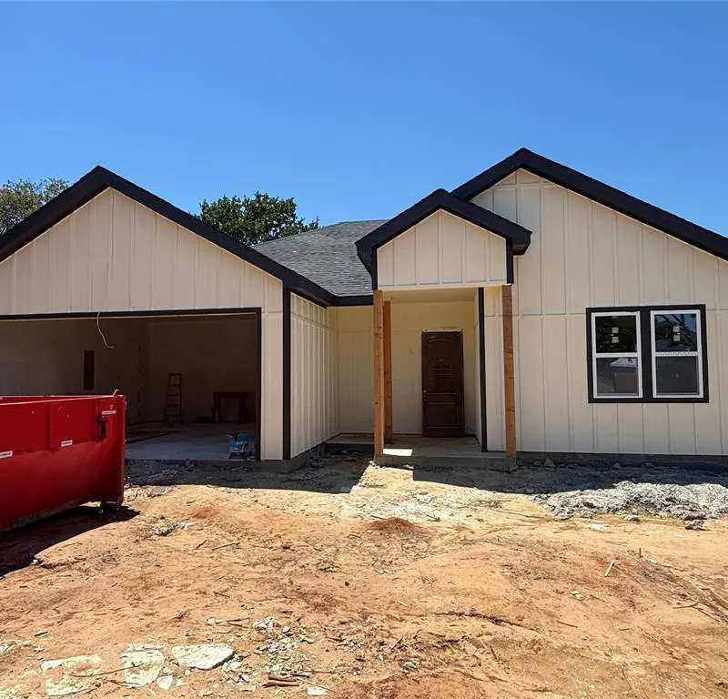 413 Hickorywood, Azle TX 76020