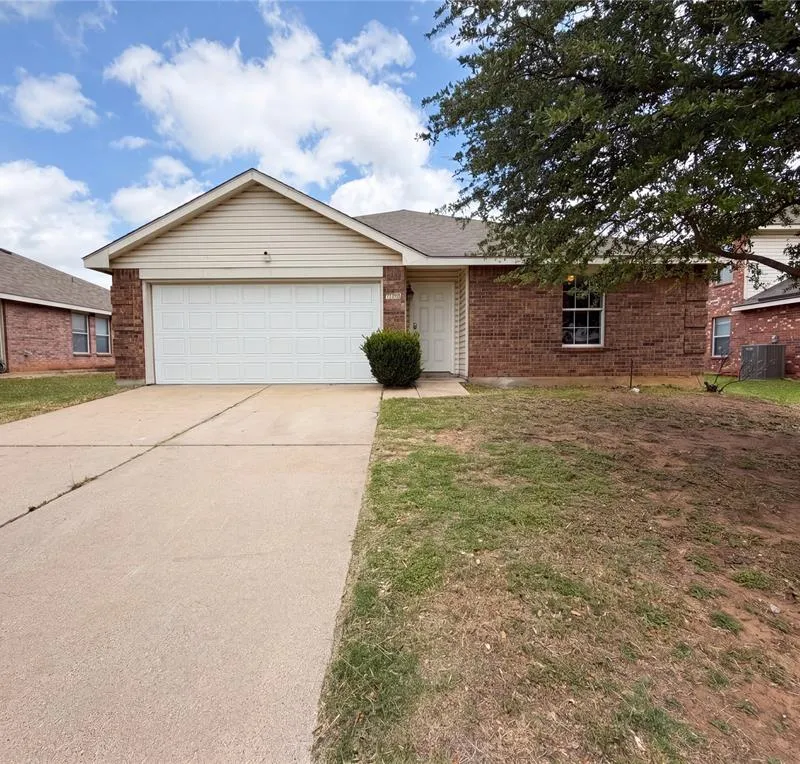 1120 Beaverwood Lane, Crowley TX 76036
