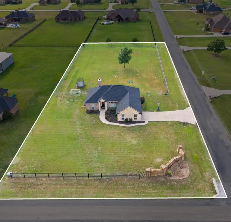 101 Eagles Crest Lane, Weatherford TX 76087