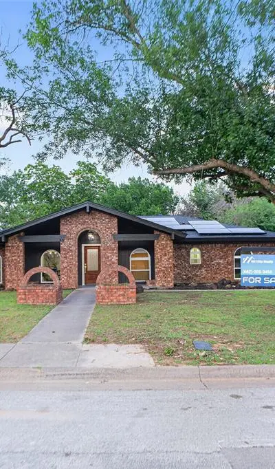 1716 Cynthia Lane, Hurst TX 76054