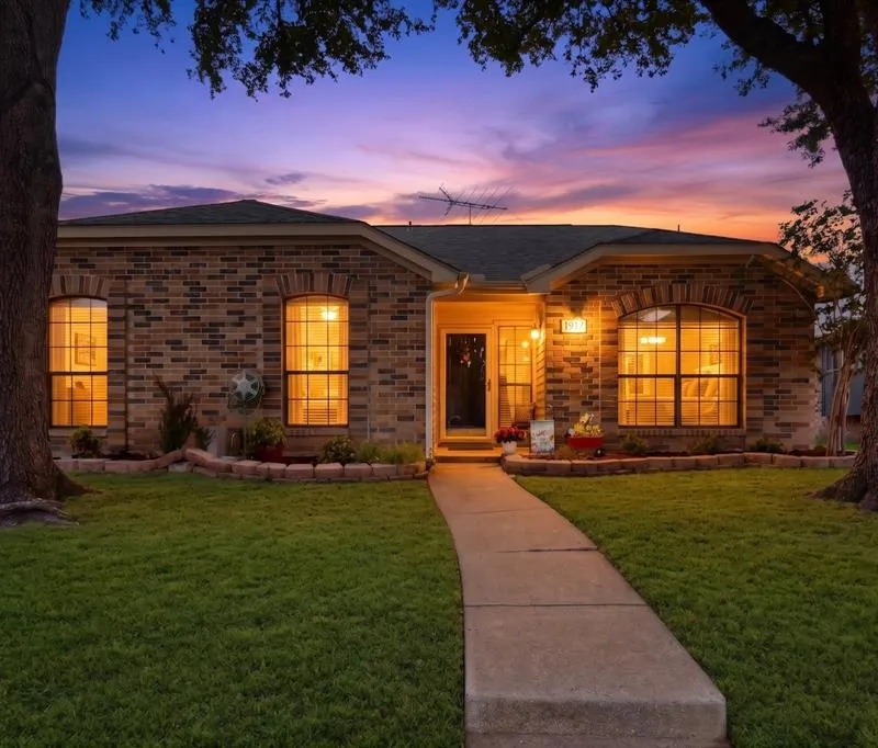 1917 Village Creek Drive, Garland TX 75040