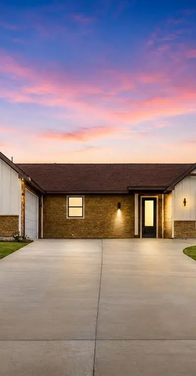 1101 Ajo Court, Granbury TX 76048