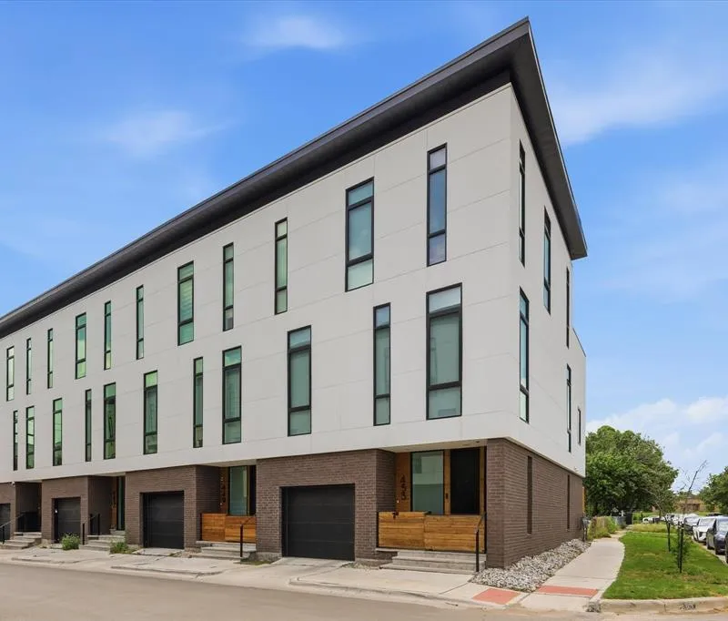453 W Morphy Street, Fort Worth TX 76104