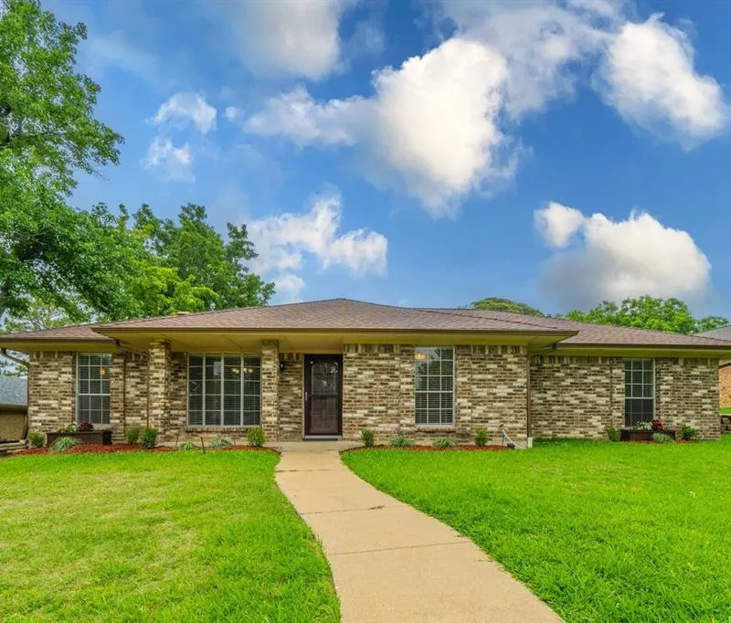 1605 Brighton Drive, Carrollton TX 75007