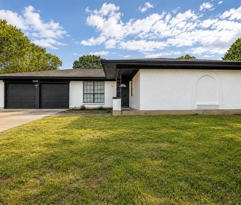 2908 Legend Road, Arlington TX 76014