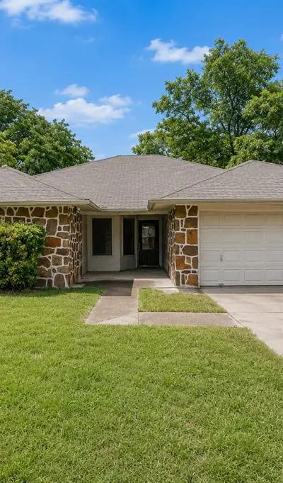 1001 Rosebud Drive, Azle TX 76020