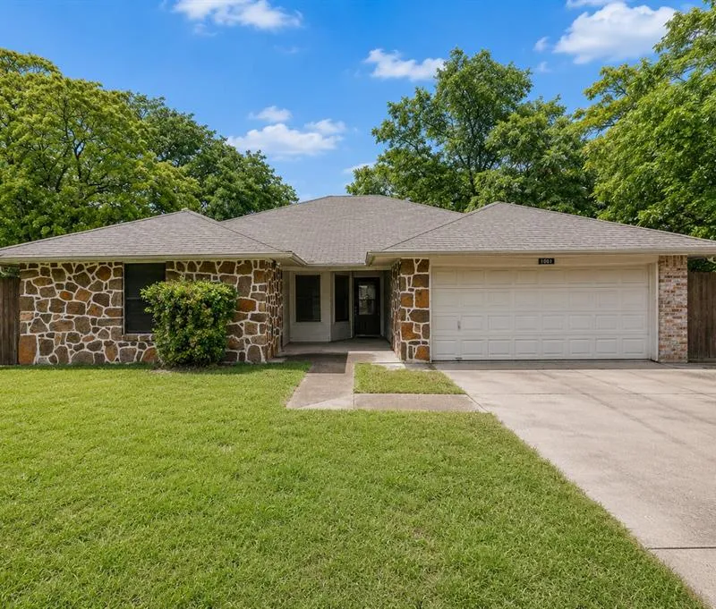 1001 Rosebud Drive, Azle TX 76020