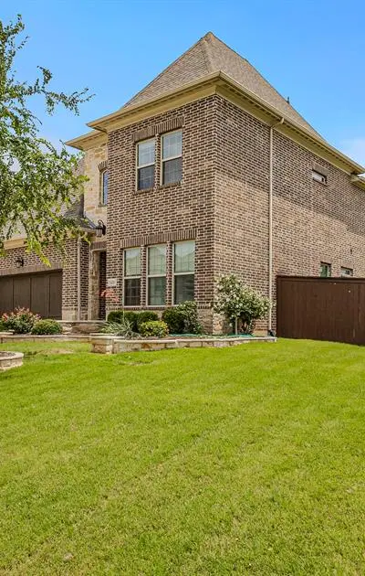 7620 Sonian Forest Drive, Irving TX 75063 - Photo 3