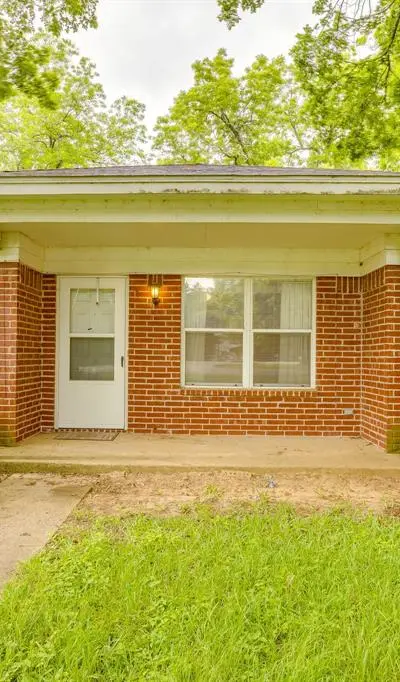 506 E Mcfarland Street, Grandview TX 76050 - Photo 5