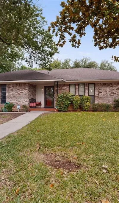 1305 Briarbrook Drive, DeSoto TX 75115 - Photo 3