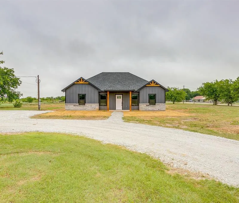 7904 County Road 915, Joshua TX 76058