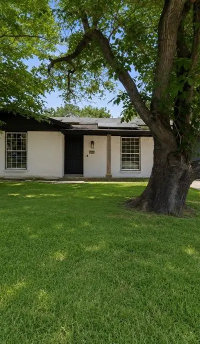 714 S Deerfield Circle, Arlington TX 76015