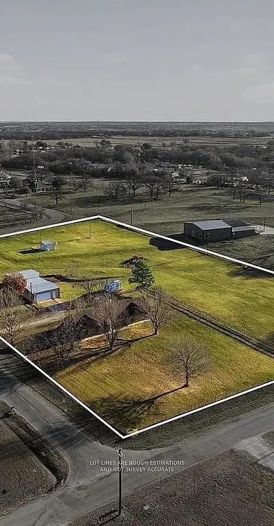 100 Green Meadows Circle, Springtown TX 76082 - Photo 3