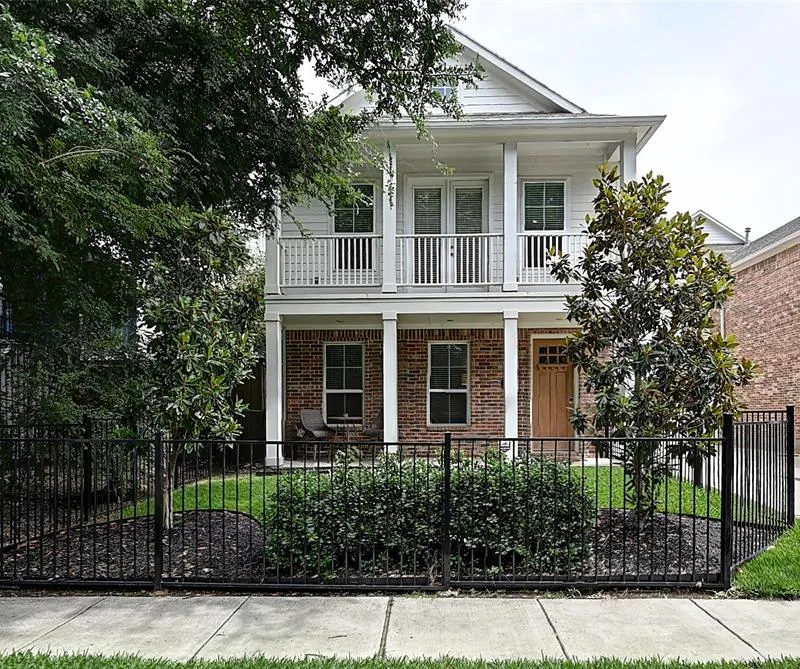1028 Cavour Place, Dallas TX 75204