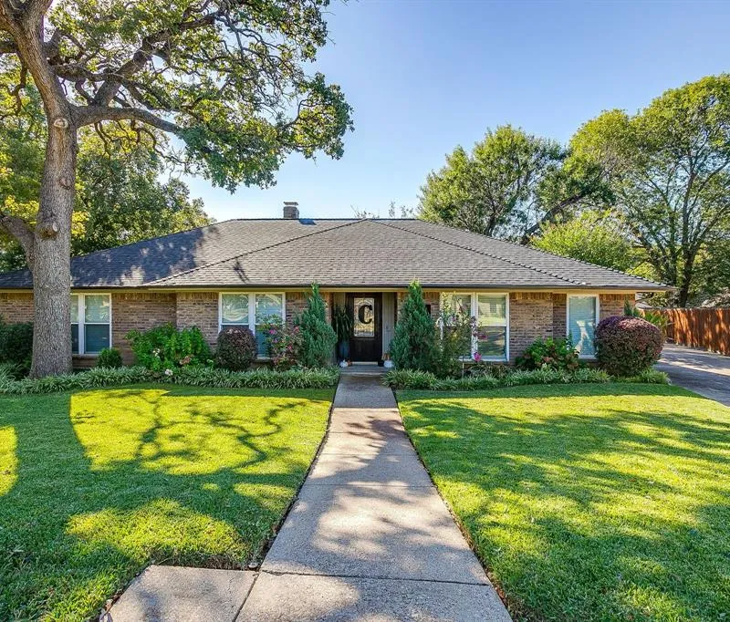 1026 Hazelwood Drive, Mansfield TX 76063