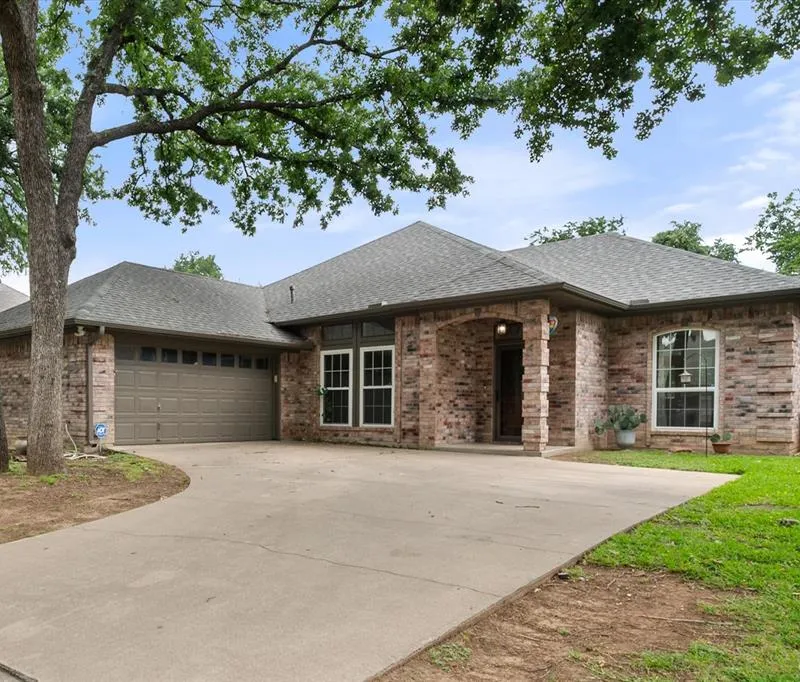4705 Kensington Court, Arlington TX 76016
