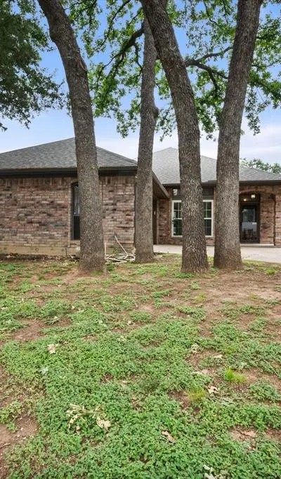4705 Kensington Court, Arlington TX 76016 - Photo 2