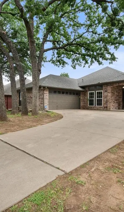 4705 Kensington Court, Arlington TX 76016 - Photo 3