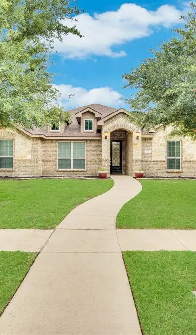 201 Winters Edge Drive, Red Oak TX 75154