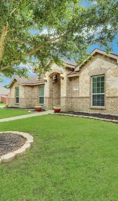 201 Winters Edge Drive, Red Oak TX 75154 - Photo 2