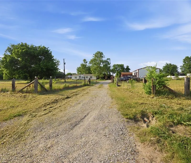 2449 E Fm 120, Denison TX 75021