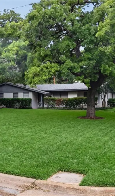 341 Arcadia Street, Hurst TX 76053 - Photo 2