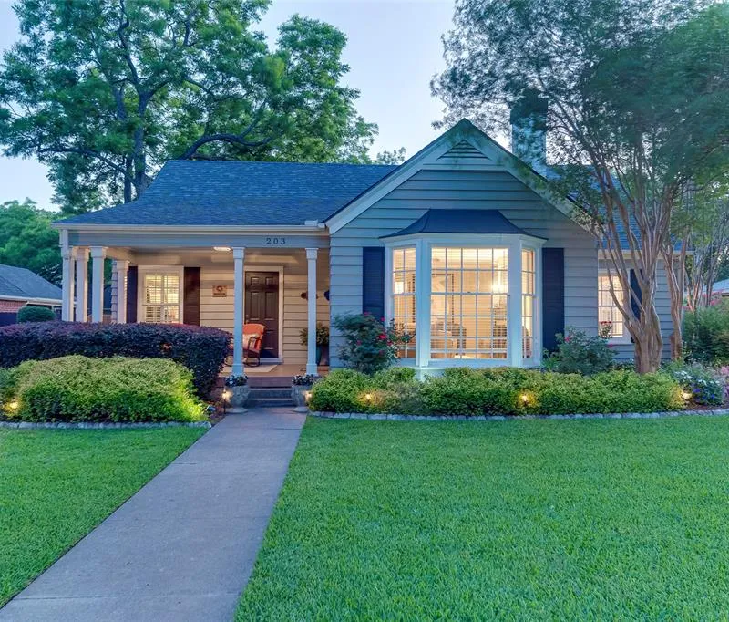 203 N Clay Street, Ennis TX 75119